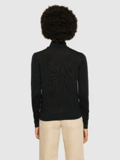 Fine Merino Roll Neck - RWS - Black Jet 9 Fine Merino Roll Neck - RWS - Black Jet -Knowledge Cotton Apparel Store Fine merino roll neck RWS Knits 2080062 1300 Black Jet 2