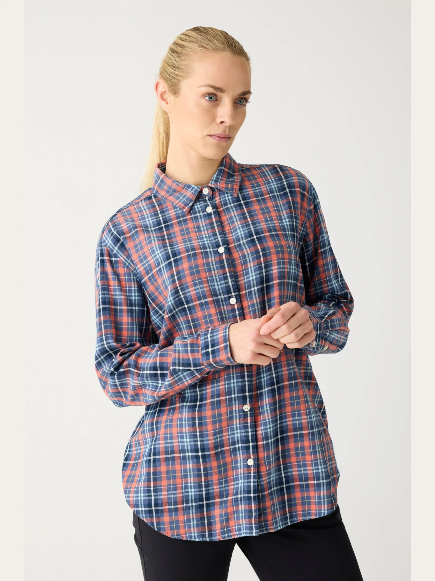 Flannel Boyfriend Fit Checked Shirt - GOTS/Vegan - Blue Check 6 Flannel Boyfriend Fit Checked Shirt - GOTS/Vegan - Blue Check - Image 4