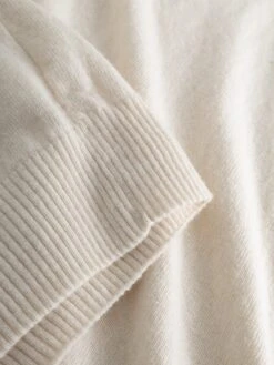 Lambswool Crew Neck - Buttercream 17 Lambswool Crew Neck - Buttercream -Knowledge Cotton Apparel Store Lambswool crew neck Knits 800013 1348 Buttercream 7