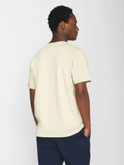 Regular Fit Badge T-shirt - Light Feather Gray -Knowledge Cotton Apparel Store Regular fit Badge t shirt T shirts 1010605 1228 Light feather gray 2 ffee5acc 4477 4b60 a1fb cc6600c721e8