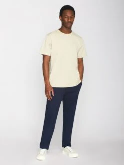 Regular Fit Badge T-shirt - Light Feather Gray -Knowledge Cotton Apparel Store Regular fit Badge t shirt T shirts 1010605 1228 Light feather gray 3 a42a6a69 56ea 4120 ba53 0a13f07a853c