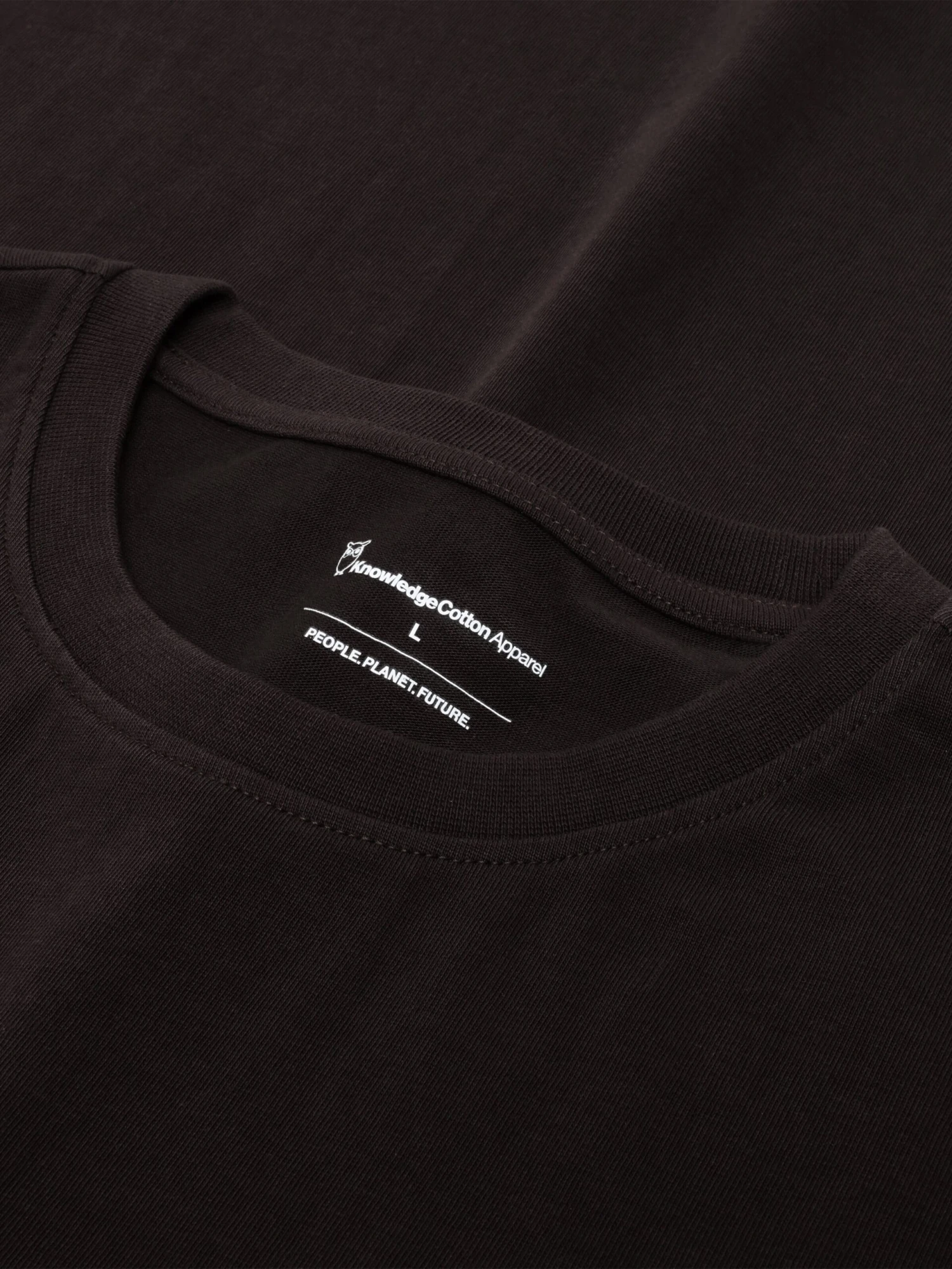 Regular Fit Badge T-shirt - Chocolate Torte 5 Regular Fit Badge T-shirt - Chocolate Torte - Image 3