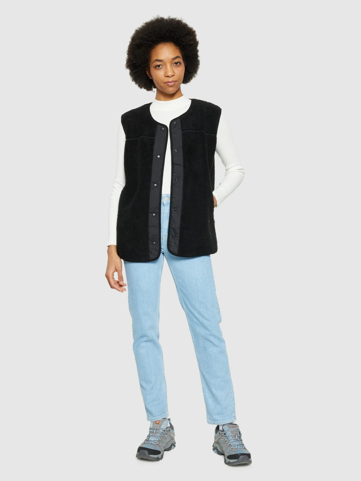 Teddy Crew Neck Vest - GRS/Vegan - Black Jet 6 Teddy Crew Neck Vest - GRS/Vegan - Black Jet - Image 4